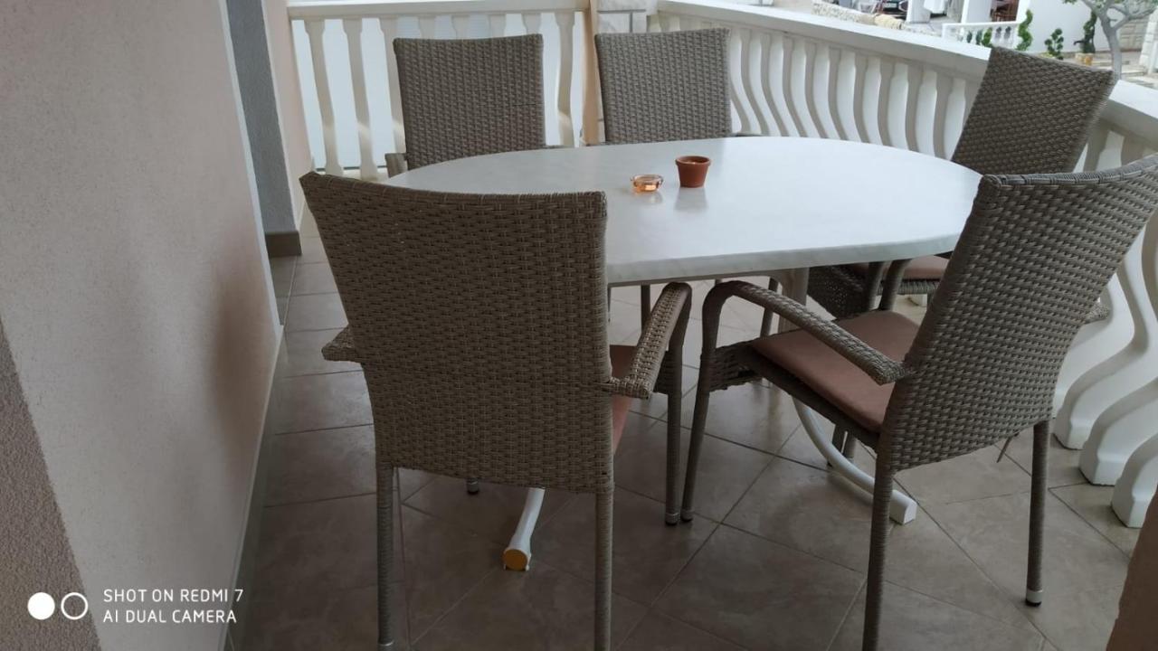 Apartmani Piskoric Vir Exterior photo
