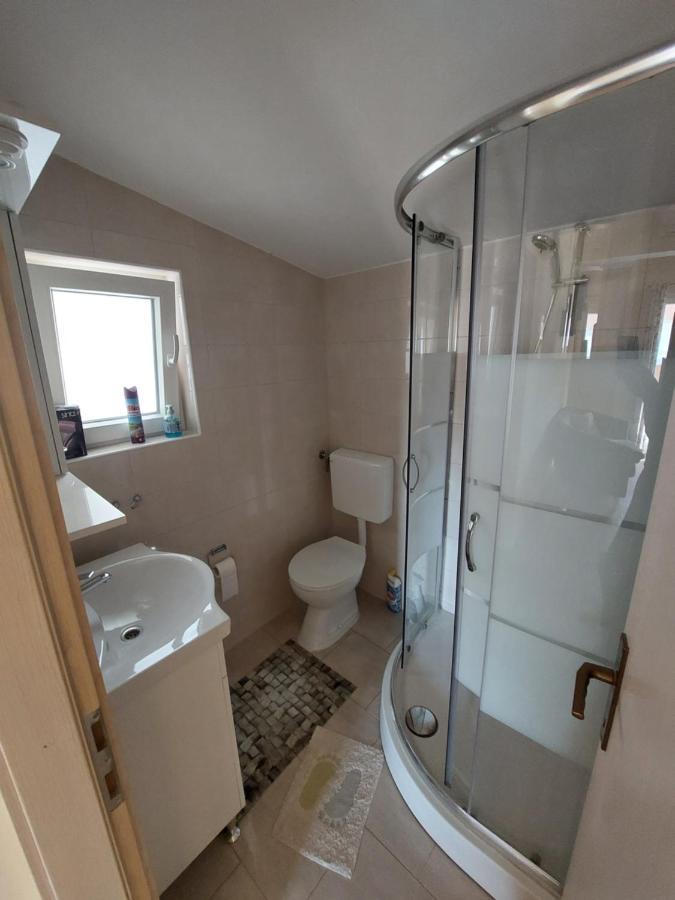 Apartmani Piskoric Vir Exterior photo